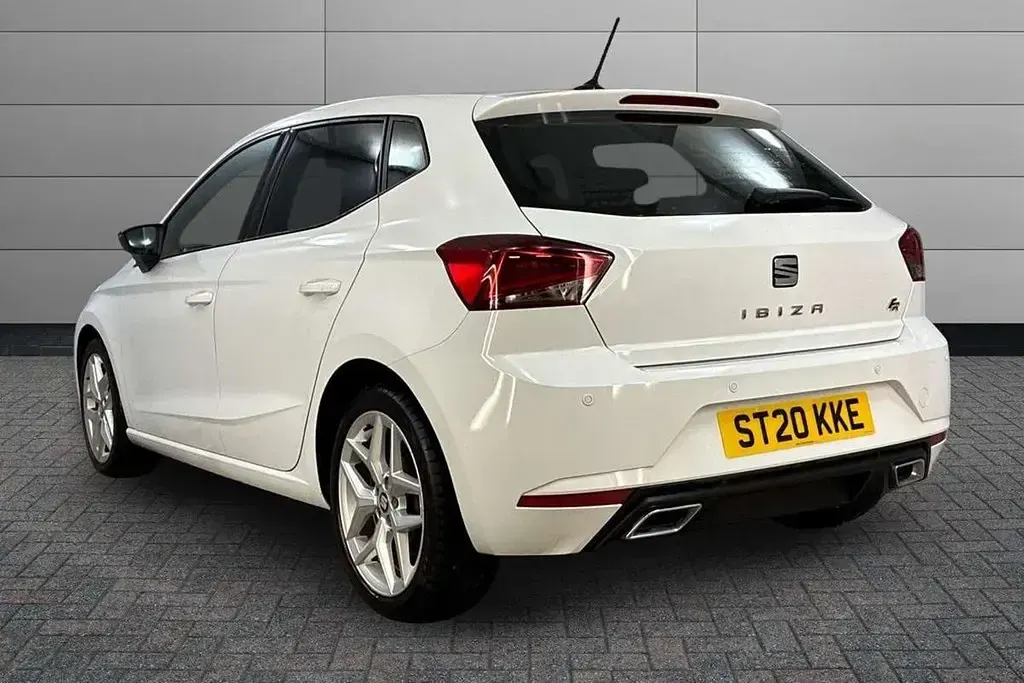 Używany Seat Ibiza FR 94 KM (69 kW) 2020 Biały Hatchback
