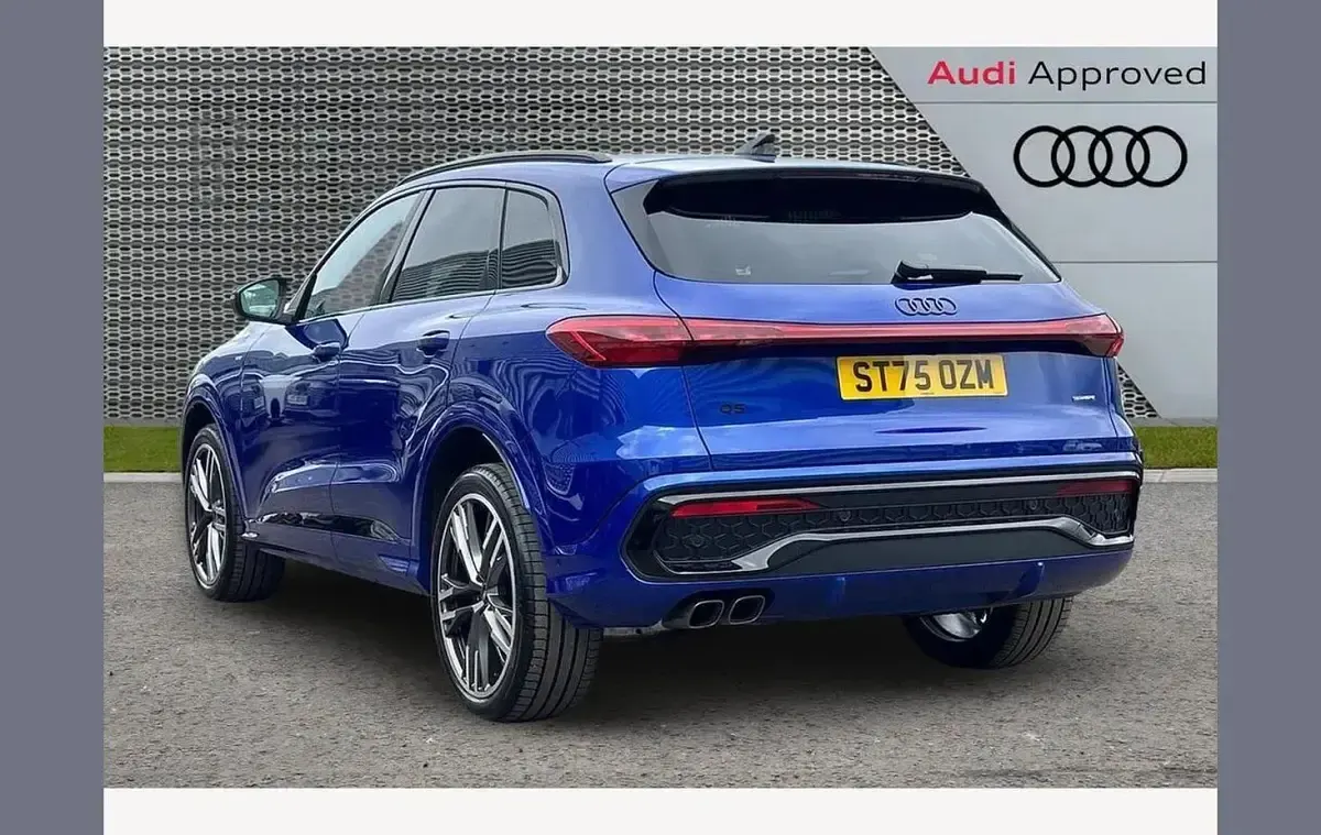 Used Audi Q5 Comfort 200 HP (147 kW) 2026 Blue SUV