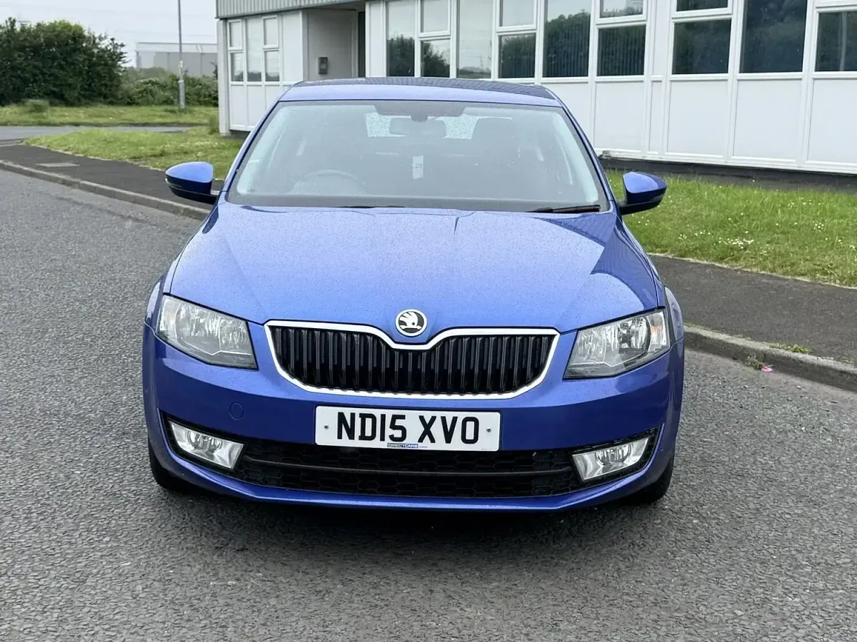 Used Skoda Octavia SE 110 HP (80 kW) 2015 Blue Estate