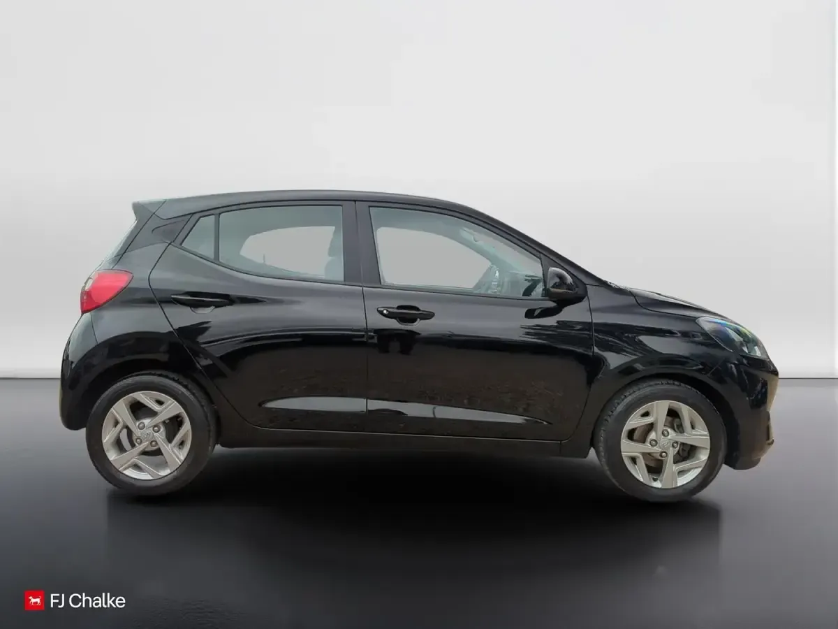 Gebraucht Hyundai i10 SE 84 PS (61 kW) 2022 Schwarz Kleinwagen