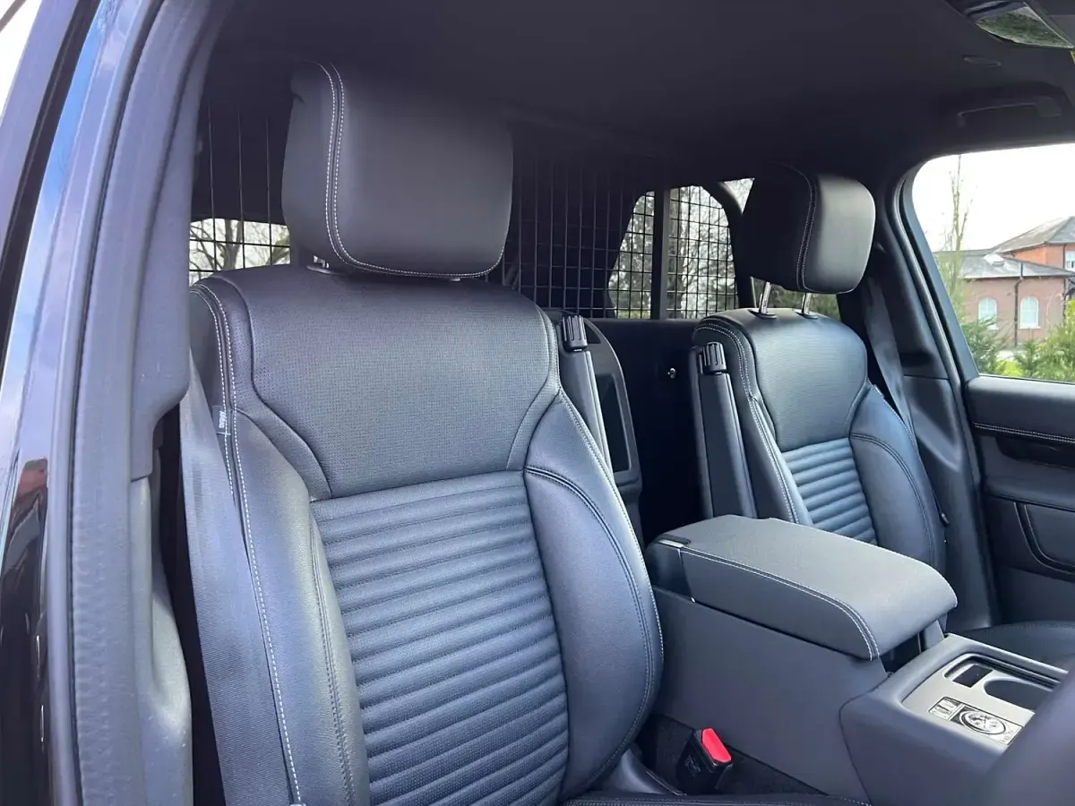 Used Land Rover Discovery SE 2024 Black SUV