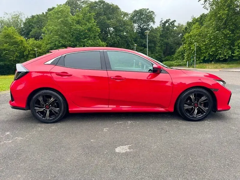 Used Honda Civic SR 126 HP (92 kW) 2019 Red Hatchback