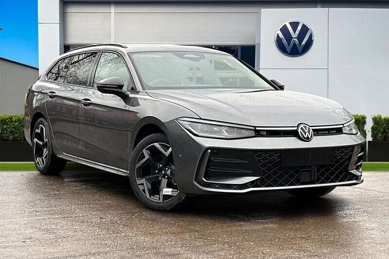 Black New 2025 VW Passat R-line Estate | £38,980 (Fair price) - Image 1/4