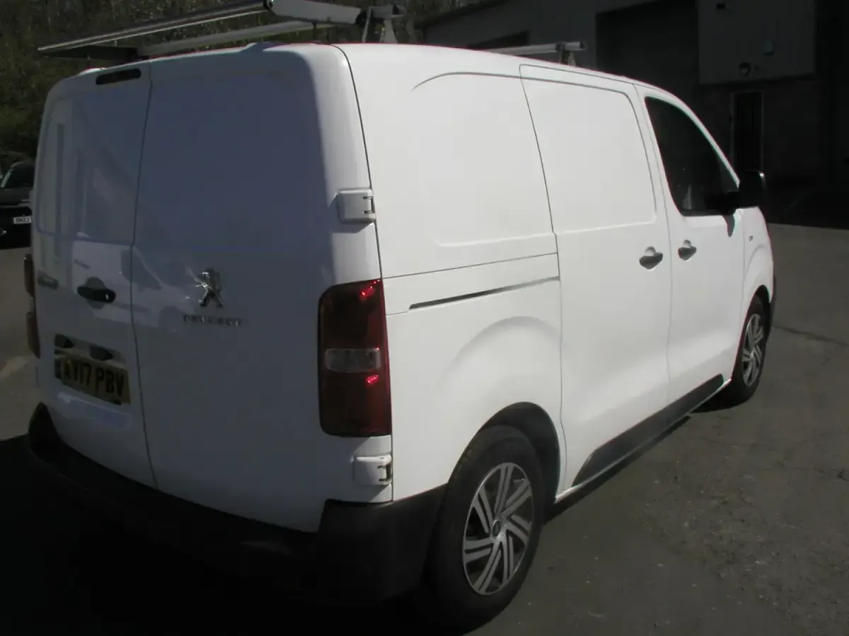 Gebraucht Peugeot Expert 2017 Weiß Van