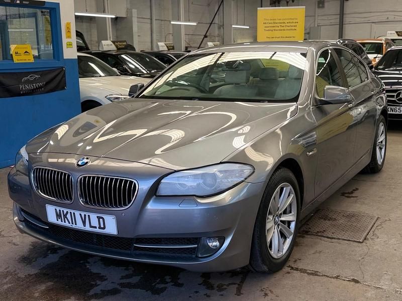 Begagnad BMW 520 Advantage 2011 Grå Sedan