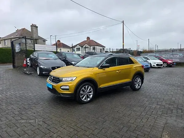 Used VW T-Roc Design 115 HP (84 kW) 2019 Yellow SUV