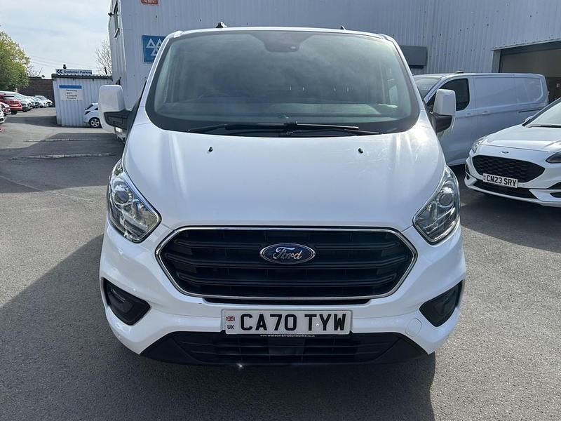 Used Ford Transit Custom Limited 130 HP (95 kW) 2021 White Van