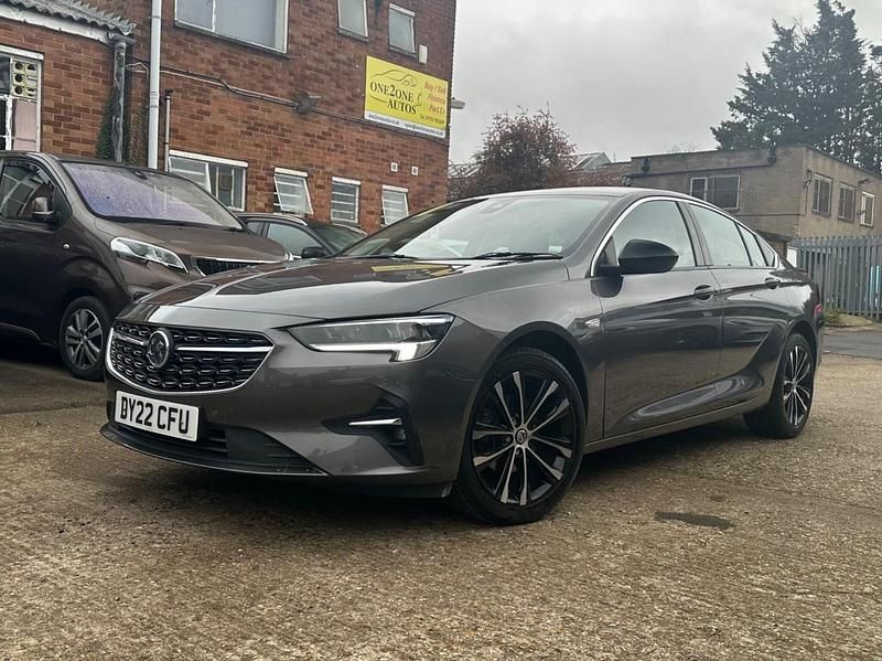 Used Vauxhall Insignia Edition 122 HP (89 kW) 2022 Grey Hatchback