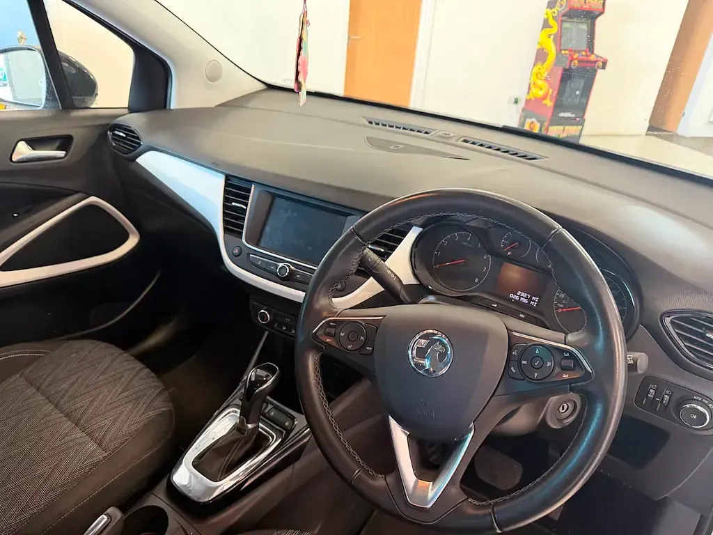 Used Vauxhall Crossland X 2020 White SUV