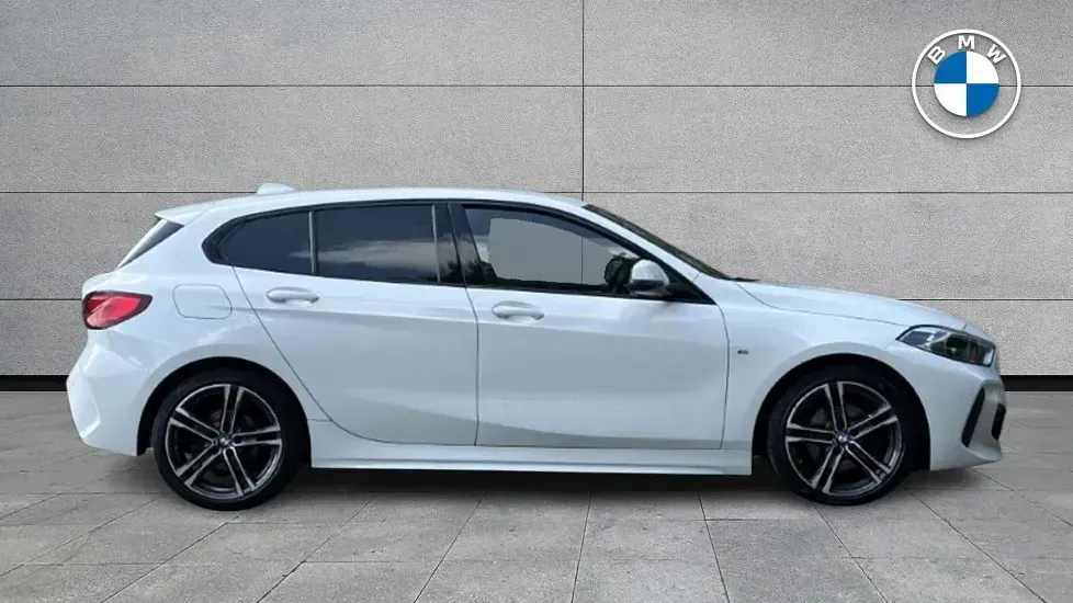 Used BMW 118 M Sport 136 HP (100 kW) 2022 White Hatchback