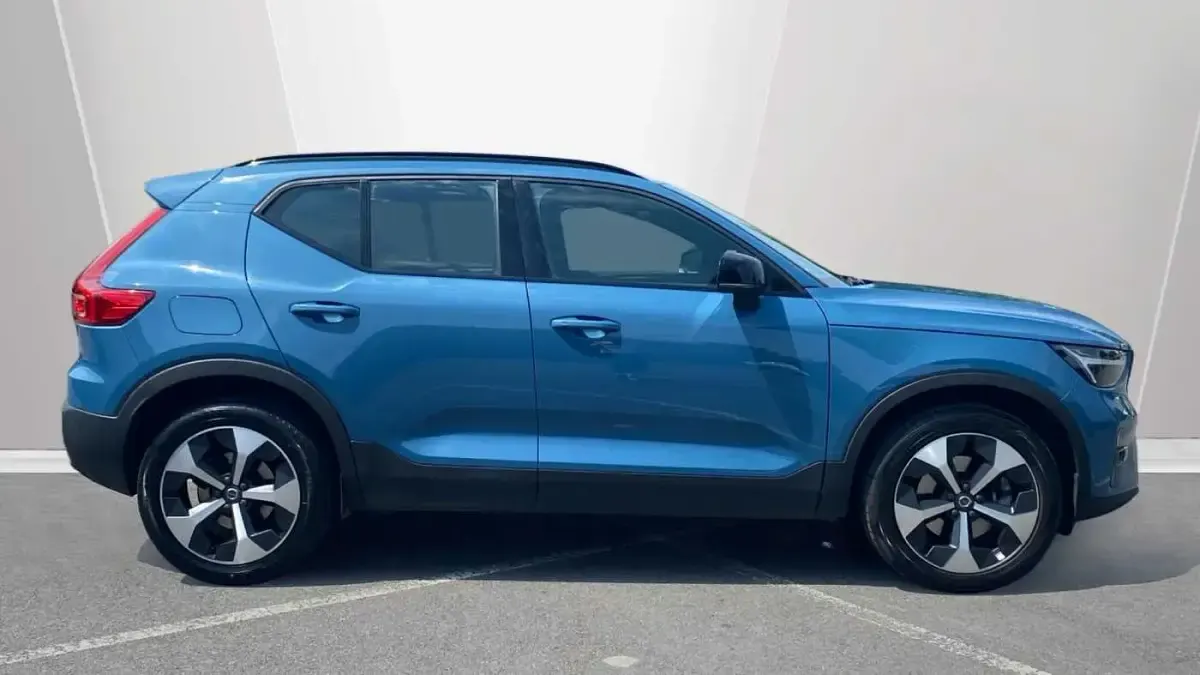 Used Volvo XC40 Plus 163 HP (119 kW) 2024 Blue SUV