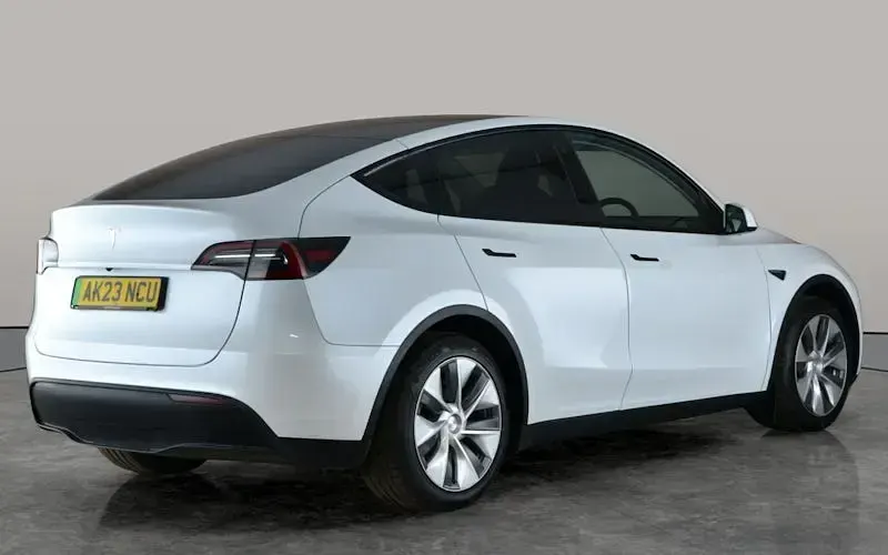 Used Tesla Model Y RWD 254 kW (346 HP) 2023 White SUV