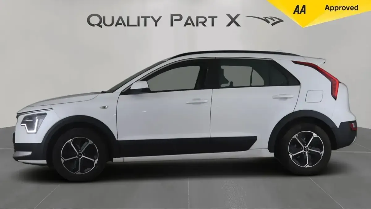Used Kia Niro 2023 White SUV