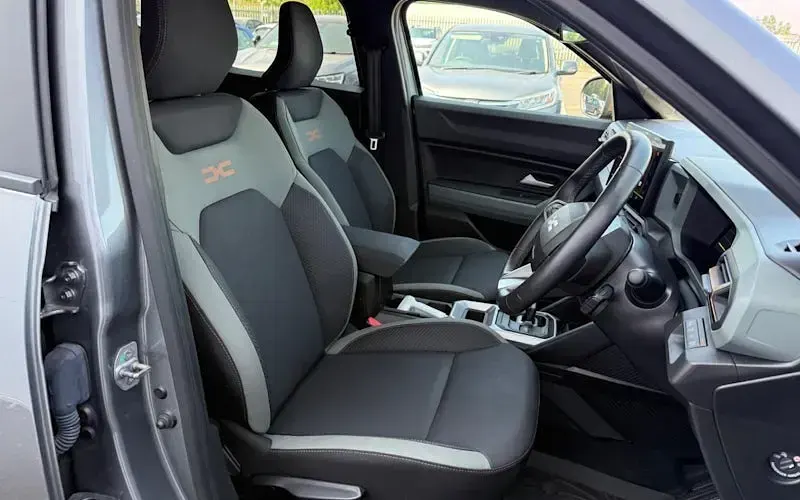 Used Dacia Duster Extreme 141 HP (103 kW) 2024 Grey SUV