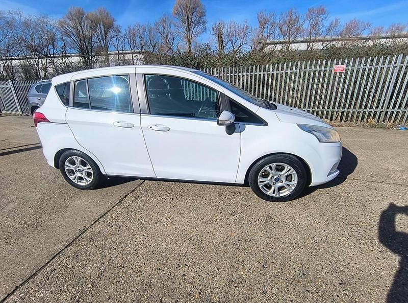 Second-hand Ford B-MAX Zetec 100 CP (73 kW) 2014 Alb Monovolum