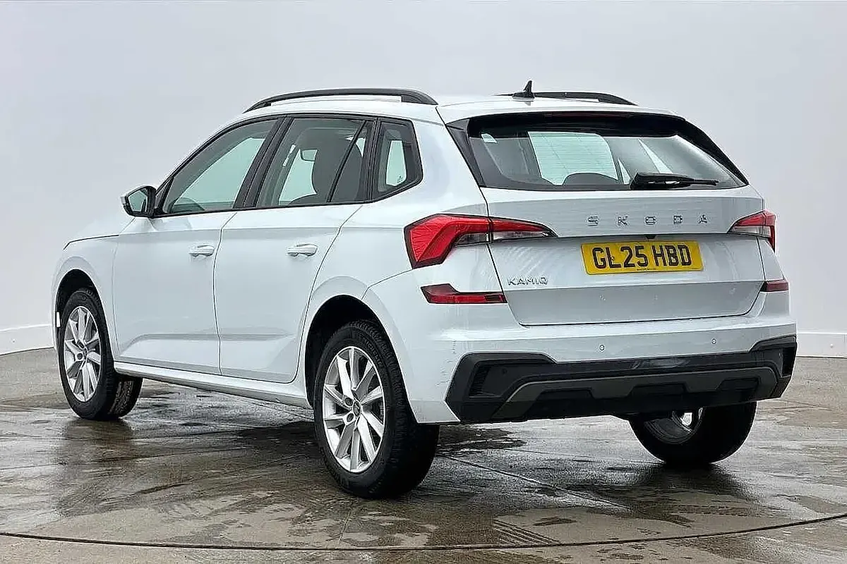 Used Skoda Kamiq SE 115 HP (84 kW) 2025 Moon white metallic SUV