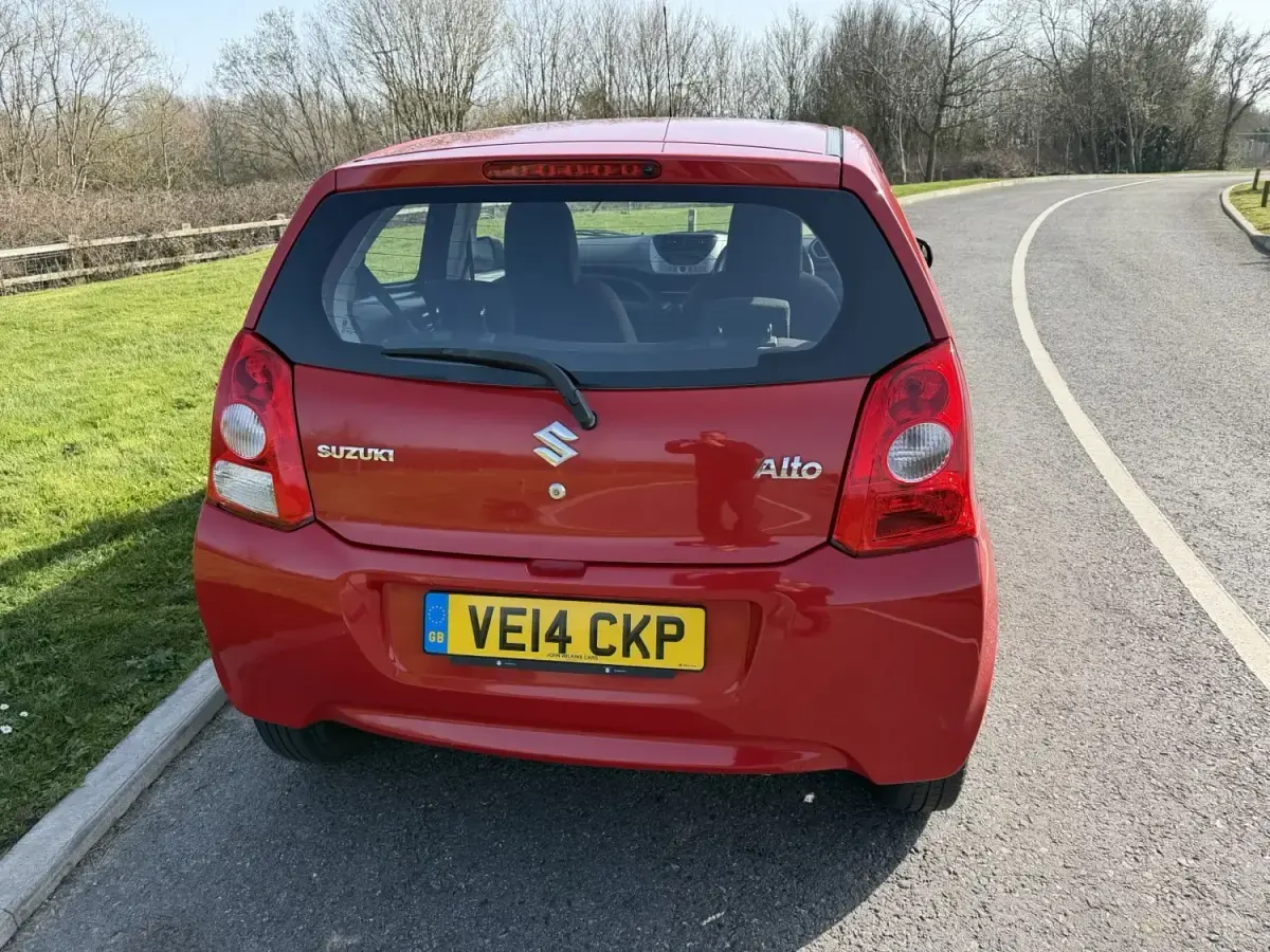 Used Suzuki Alto 68 HP (50 kW) 2014 Red Hatchback