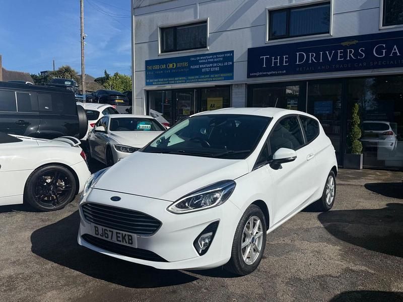 Used Ford Fiesta Zetec 70 HP (51 kW) 2017 White Hatchback