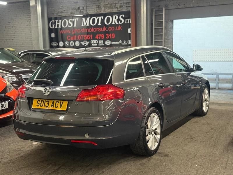 Second-hand Vauxhall Insignia SRi 160 CP (117 kW) 2013 Gri Break