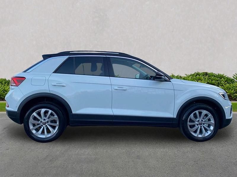 Used VW T-Roc Match 115 HP (84 kW) 2025 Multicolour SUV