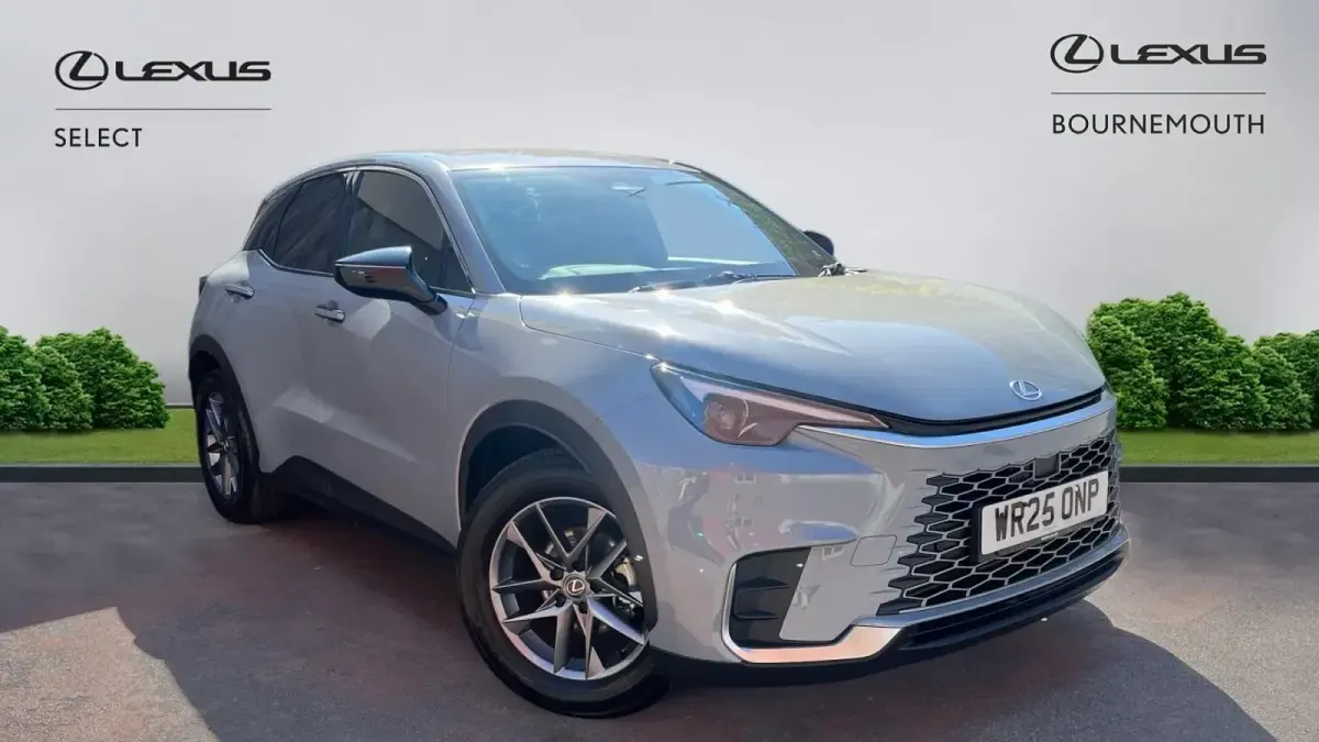 Second-hand Lexus LBX 136 CP (100 kW) 2025 SUV