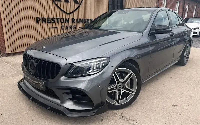 Used Mercedes C220 AMG Line Premium 194 HP (142 kW) 2018 Sedan
