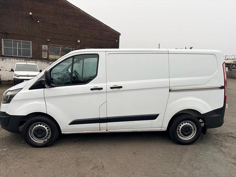 Used Ford Transit Custom 105 HP (77 kW) 2017 White Van