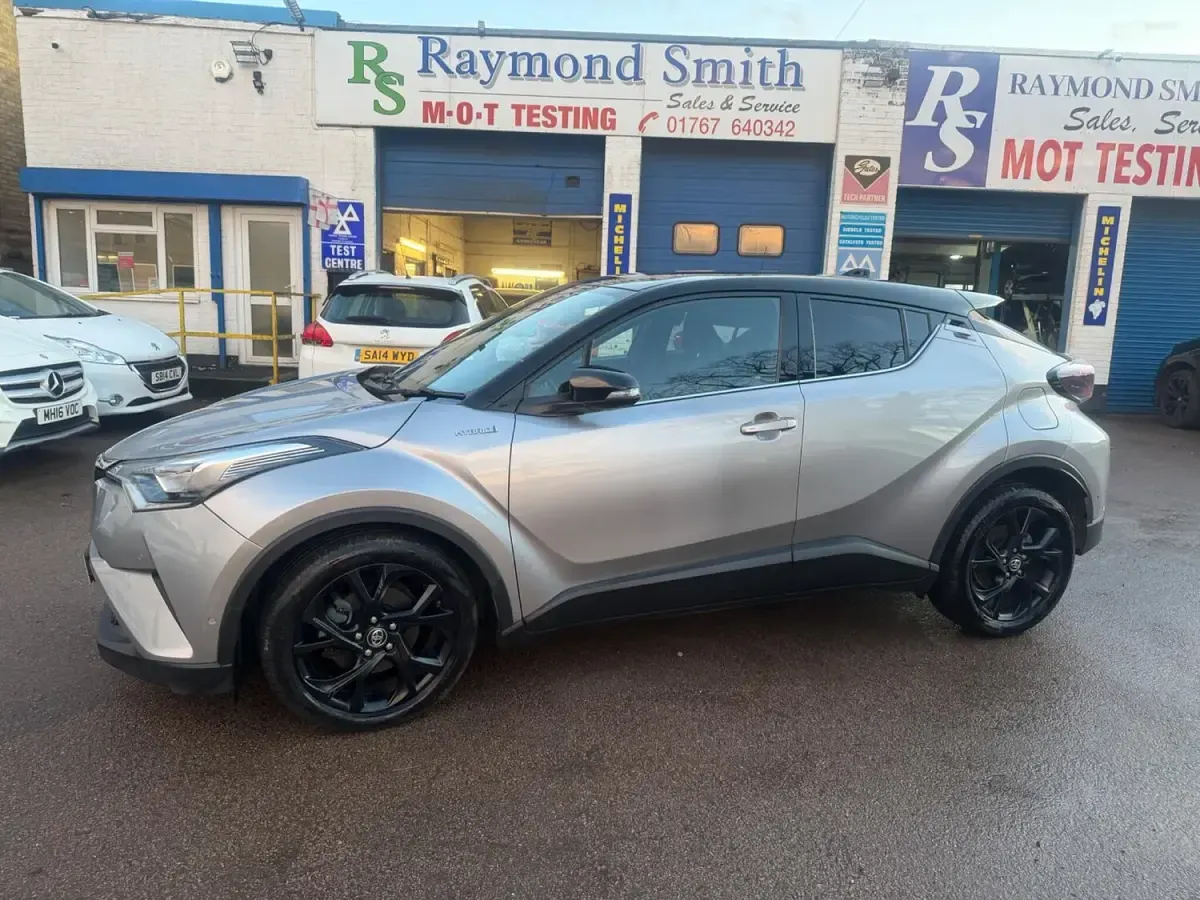 Used Toyota C-HR 122 HP (89 kW) 2018 Silver SUV