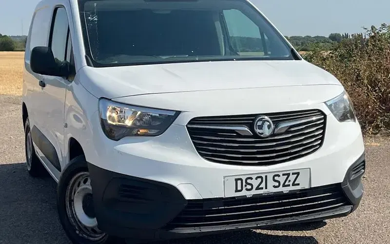 Used Vauxhall Combo Edition 101 HP (74 kW) 2021 MPV