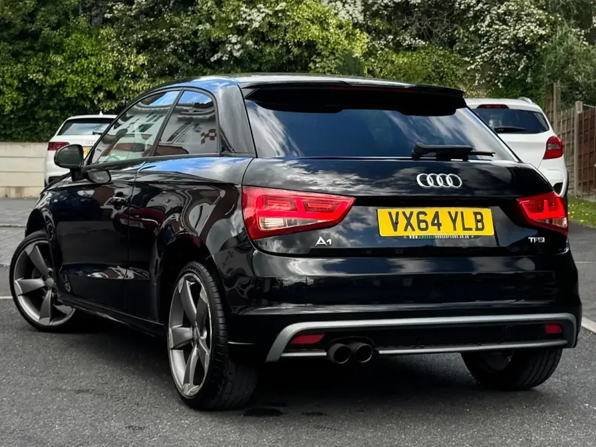 Begagnad Audi A1 Black Edition 140 HK (102 kW) 2014 Svart Halvkombi