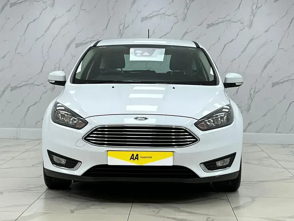 Used Ford Focus Titanium 120 HP (88 kW) 2018 White Hatchback