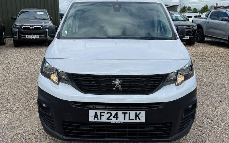 Used Peugeot Partner Premium 131 HP (96 kW) 2023 White MPV