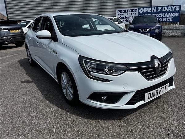 White Used 2018 Renault Mégane IV Dynamique Hatchback | £8,495 (Fair price) - Image 1/4
