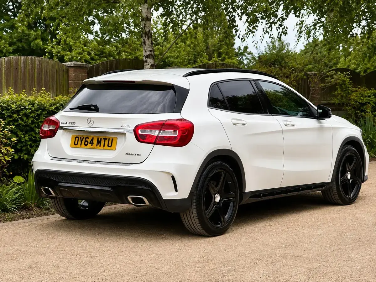 Used Mercedes GLA220 AMG line 170 HP (125 kW) 2014 White SUV
