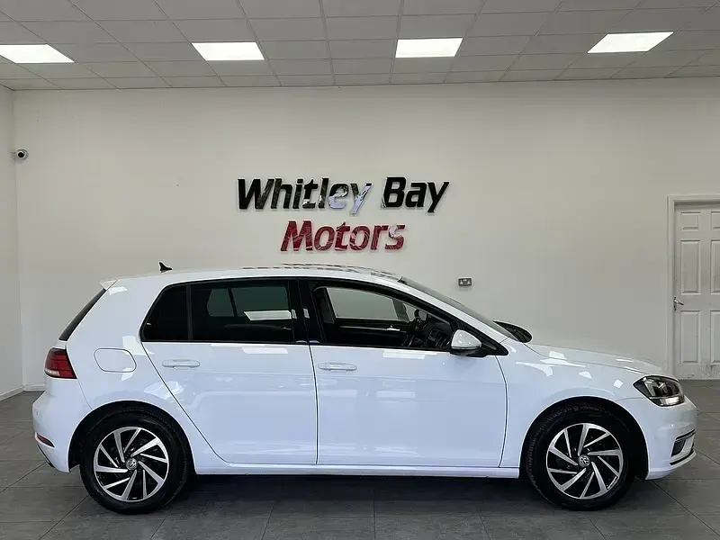 Used VW Golf VII Match 150 HP (110 kW) 2019 White Hatchback