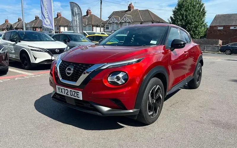 Used Nissan Juke N-Connecta 114 HP (83 kW) 2025 Red SUV