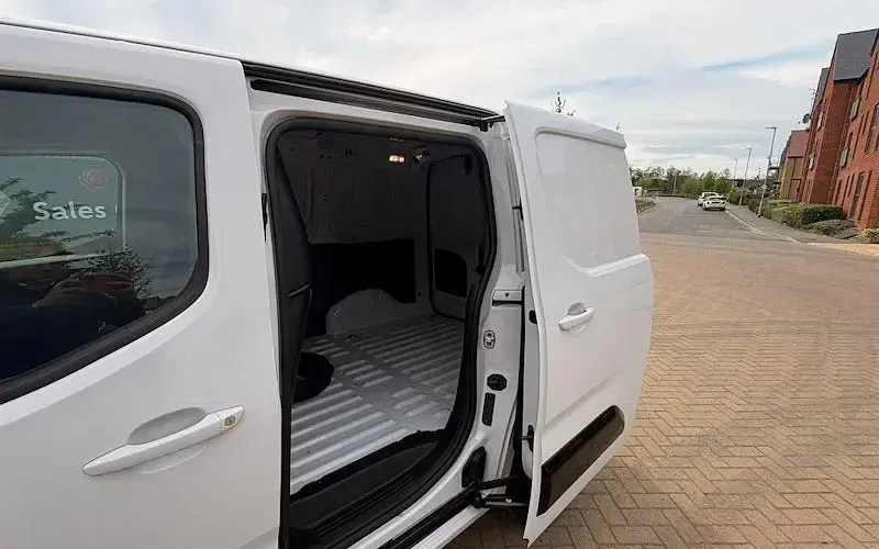 Used Citroën Berlingo 100 kW (136 HP) 2025 White MPV