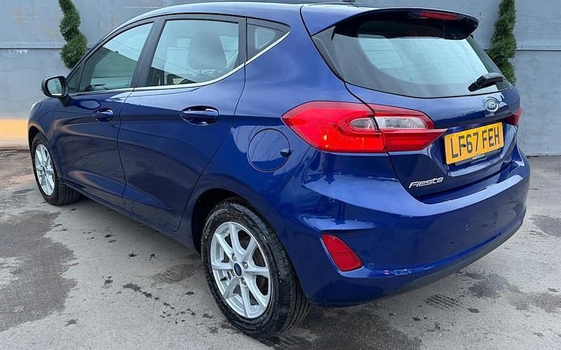Usado Ford Fiesta Zetec 101 HP (74 kW) 2019 Citadino