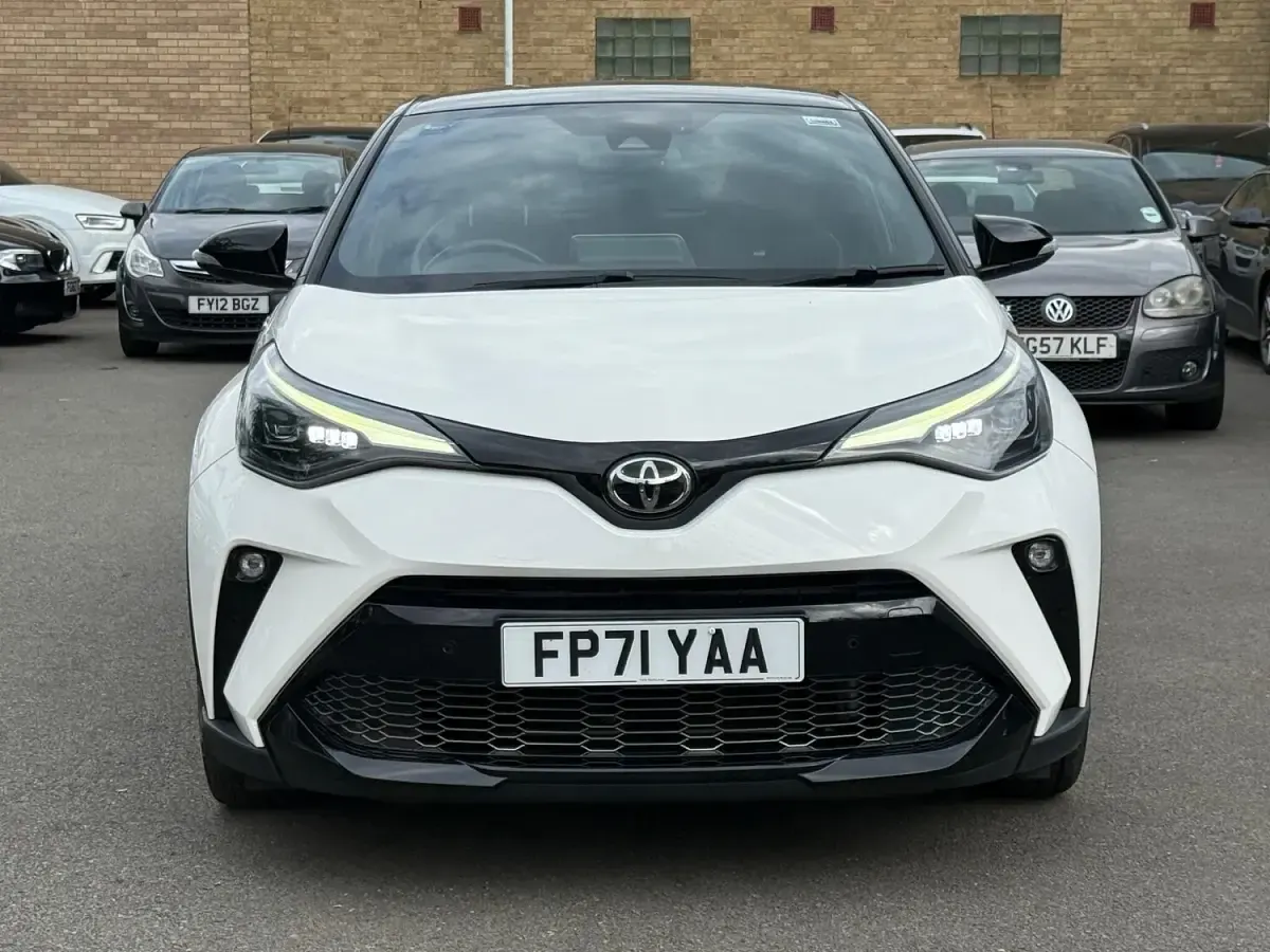 Used Toyota C-HR Sport 122 HP (89 kW) 2022 White/black SUV
