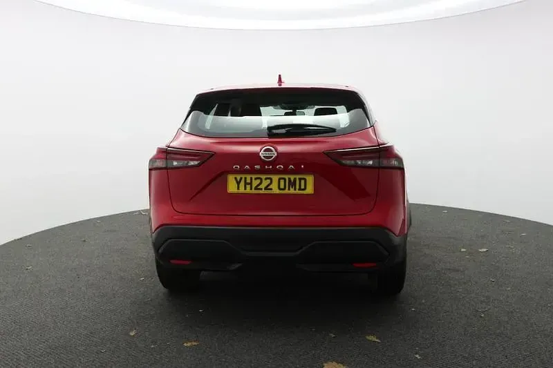 Używany Nissan Qashqai Acenta Premium 2022 Czerwony SUV