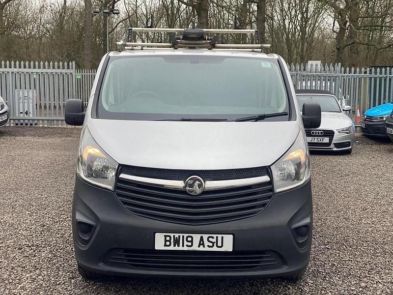 Used Vauxhall Vivaro S 95 HP (69 kW) 2019 Silver MPV
