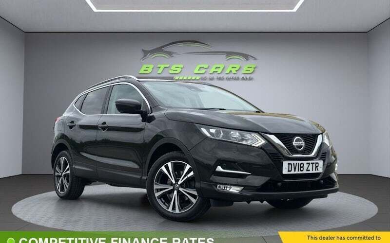 Black Used 2017 Nissan Qashqai N-Connecta SUV | £8,685 (Fair price) - Image 1/4