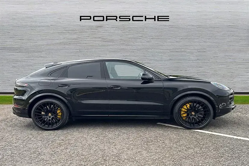 Used Porsche Cayenne Turbo 550 HP (404 kW) 2019 Black SUV
