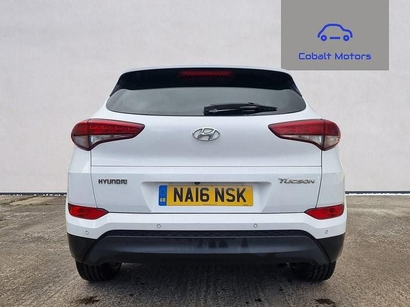 Used Hyundai Tucson Premium 116 HP (85 kW) 2016 White SUV