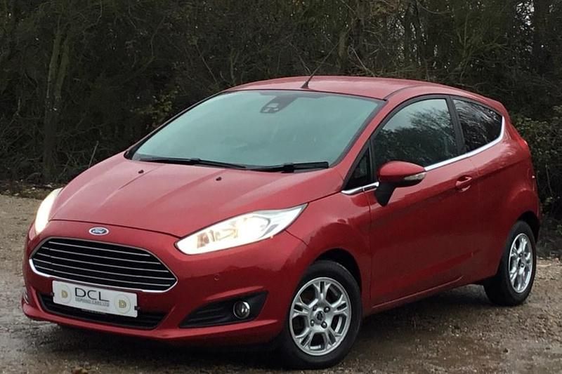 Used Ford Fiesta Zetec 2015 Red Hatchback