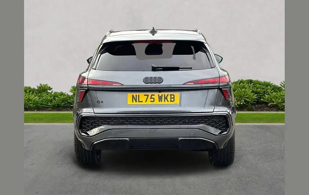 Used Audi Q3 Advanced 267 HP (196 kW) 2025 Grey SUV