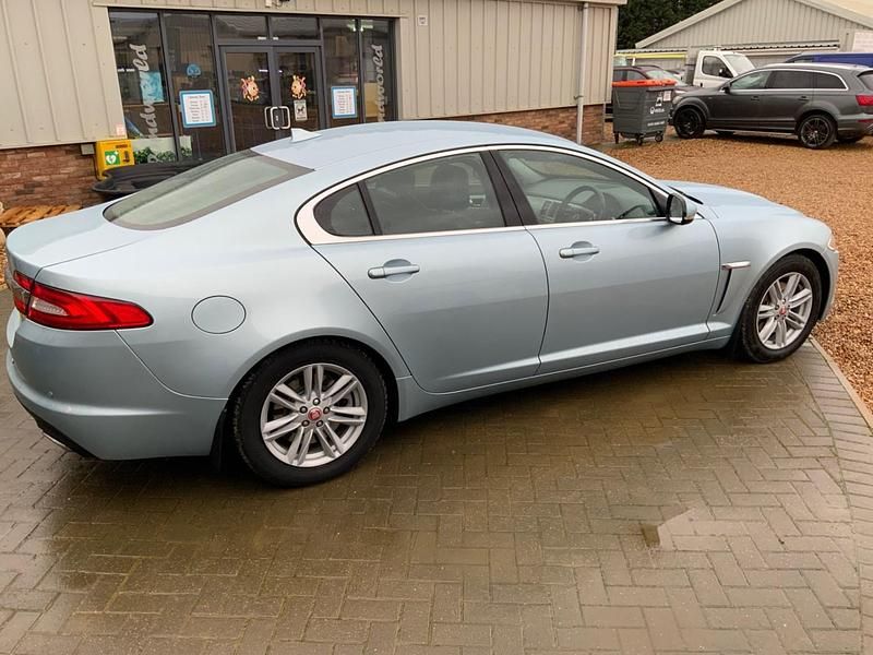 Second-hand Jaguar XF Luxury 2013 Albastru Berlinǎ