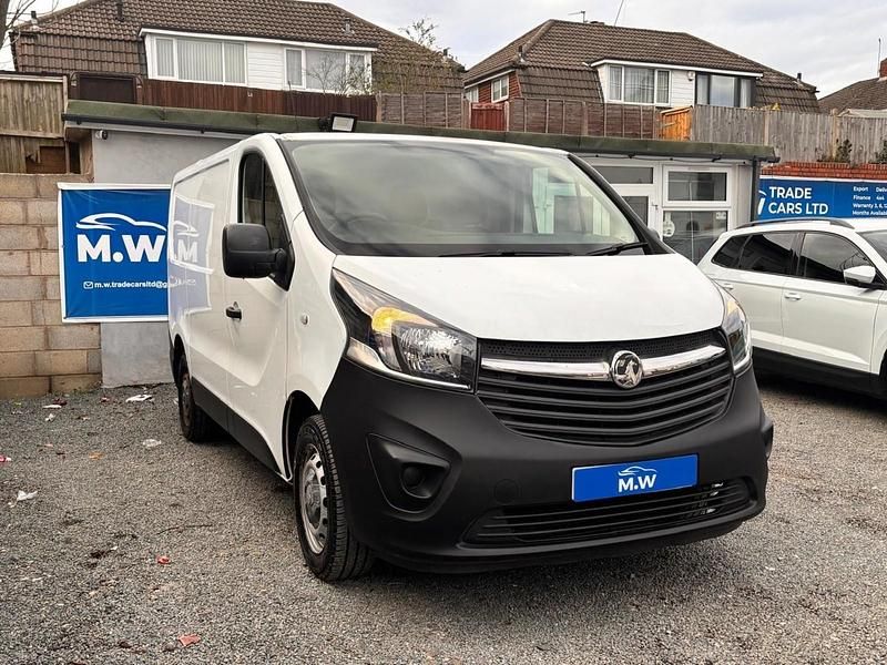 Second-hand Vauxhall Vivaro S 90 CP (66 kW) 2014 Alb Monovolum