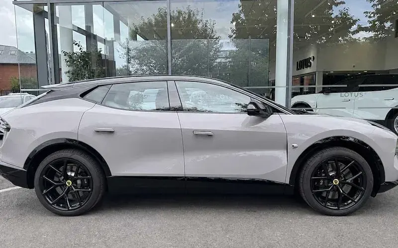Used Lotus Eletre 450 kW (612 HP) 2026 SUV