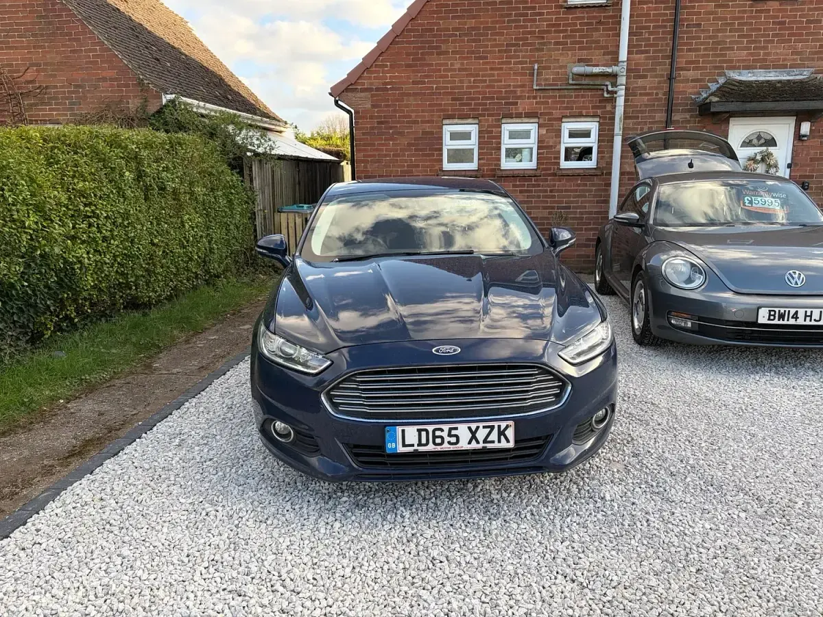 Used Ford Mondeo Zetec 150 HP (110 kW) 2015 Blue Hatchback